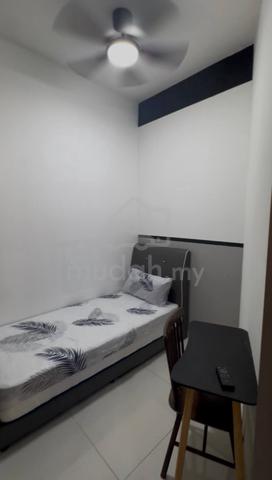 Danga Bay Small Room For Rent Bus to CIQ JB 1