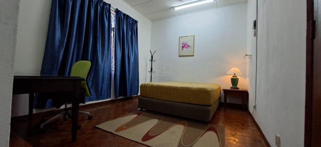 COMFY MasterRoom behind Paradigm Mall, 5 mins walk to SS7 LRT3 Station 1