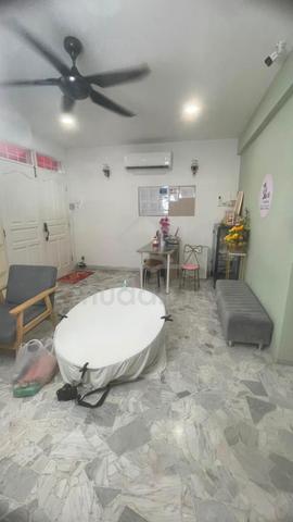 Double storey bungalow in Lorong Delima Greenlane 1
