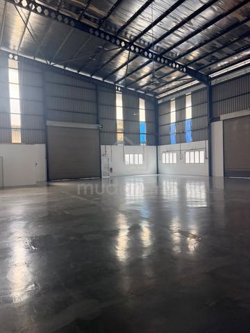 1.5-Sty Semi-D Factory bu 10ksf with Power 200amps Air Hitam Klang 1