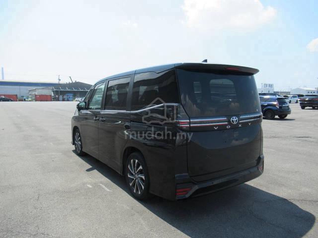 Toyota VOXY 2.0 S-Z 2022 8 YRS WARRANTY - 2