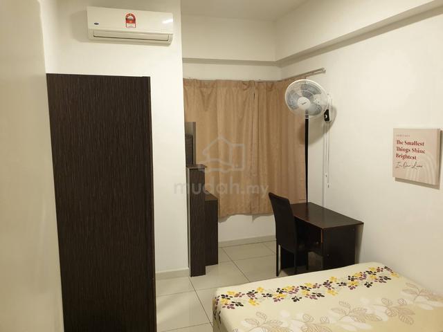 Room at Savannah executive suite 1