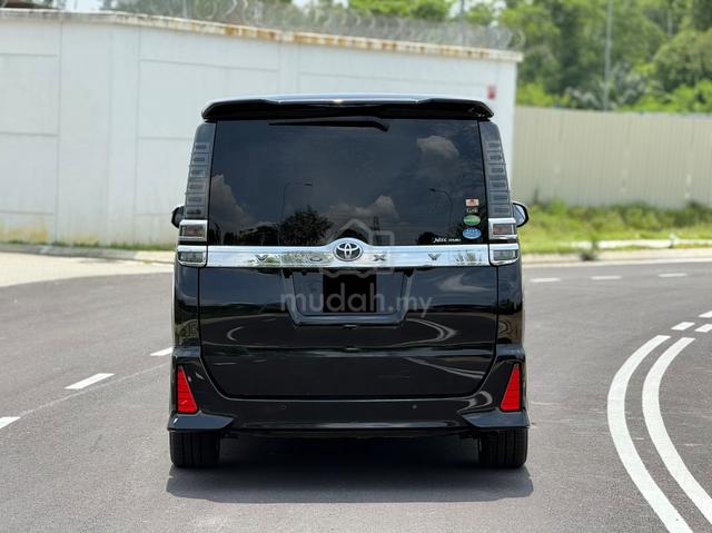 2019 Toyota VOXY 2.0 ZS KIRAMEKI II (A) (Car King) - 3