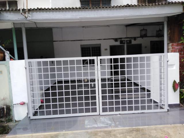 Taman Tas , Rumah Kos rendah 175k ,Got tenant now 1