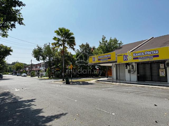 Gelang Patah Nusa Bayu 2 Adjoining Single Storey Low Cost Shop 1