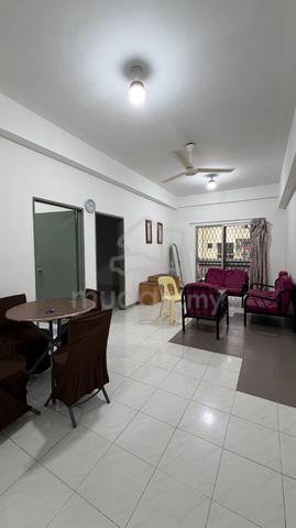 Api-Api Apartment 1