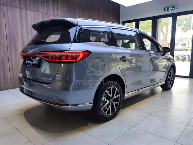 2026 BYD M6 demo unit - 2