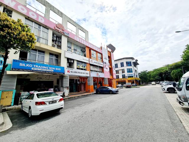 4.5%ROI 3sty Shop Lot Taman Tasik Prima Puchong Bandar Puteri Utama 4