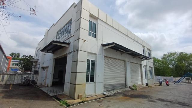 Large Land Factory/ Warehouse! Main Road Frontage! Puchong Perdana 1