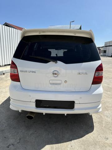 2011 Nissan GRAND LIVINA 1.8 IMPUL MC FACELIFT (A) - 4