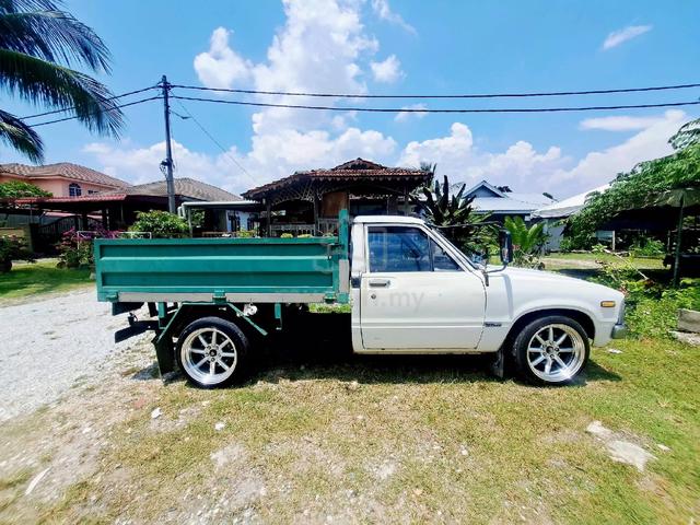 toyota hilux rn40 petrol persendirian 1.6cc - 3