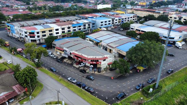 HOT LOCATION Three Storey Shoplot Taman Semarak Kulim For Sale. 1