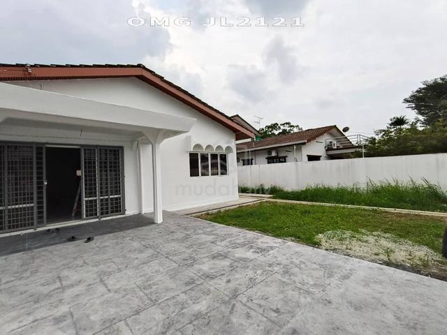 Teluk Pulai Klang Single storey bungalow renovated limited value buy 1