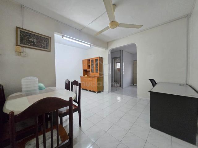 For rent  Double Storey Jalan Bunga Kertas, kulai 1