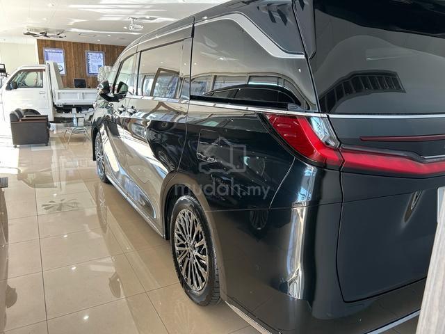 Grade 6A Lexus LM 500H 2.4 VERSION L Blck Interior - 4