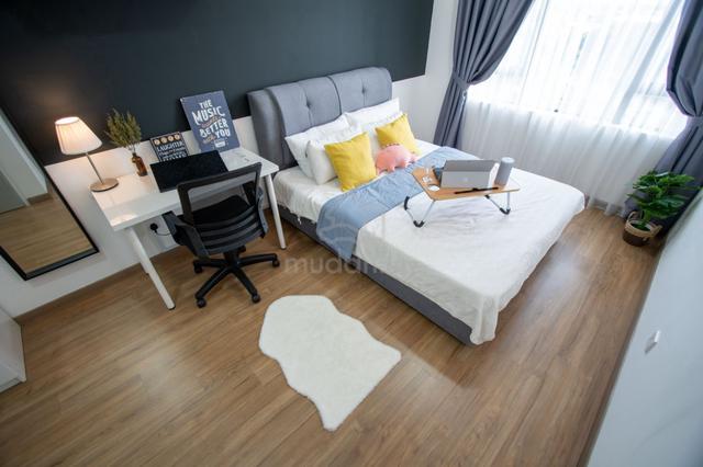 [COZY MASTER ROOM]- Female & Mix Unit! Private Bathroom! Ada Parking 1