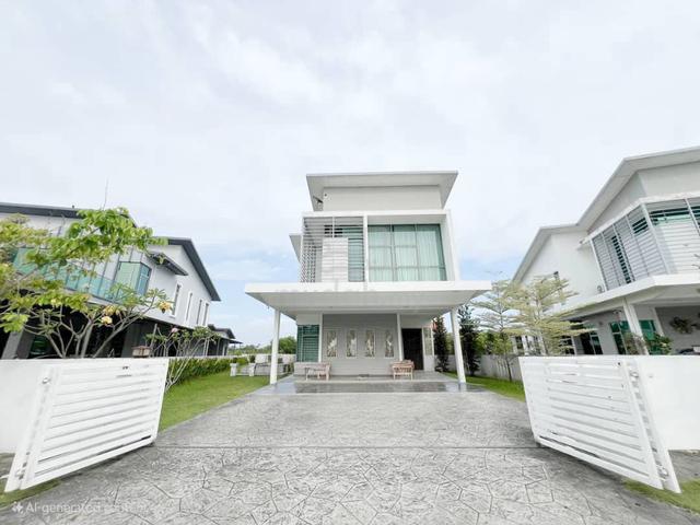 BIG BUNGALOW KOTA SERIEMAS- Good Condition/Swimming Pool/Non Bumi 1