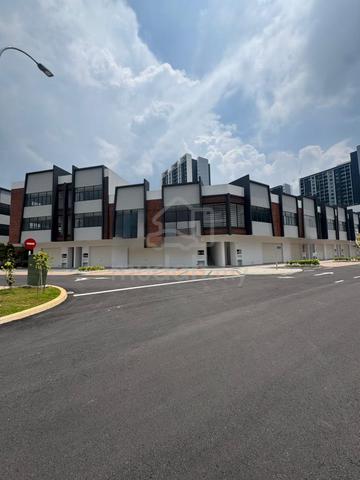 Brand New!! 2 Storey Shoplot Bay Street, Gamuda Cove Dengkil.. 1
