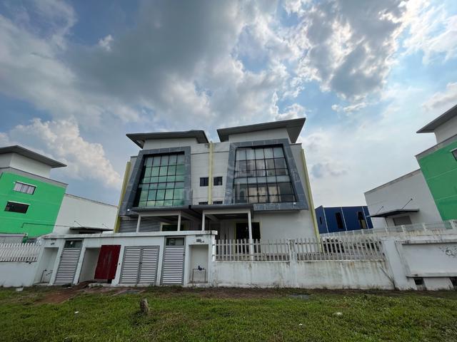 2 Storey Semi-D Factory for Sale at Taman Perindustrian 228, Beranang 1