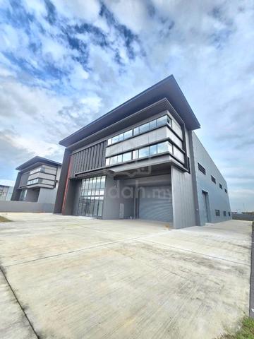 CORNER LOT Detached Factory Elmina Business Park 40ft Height / Solar 1
