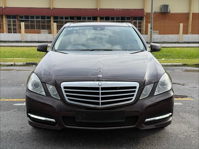 2010 Mercedes Benz E-CLASS 3.0 AVANTGARDE - TIPTOP - 2