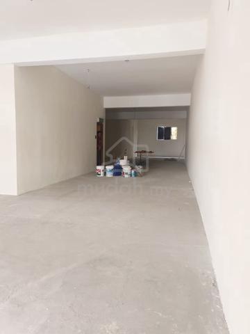 4 Storeys Intermediate Unit Commercial Lot @ Bandar Baru Klang 1