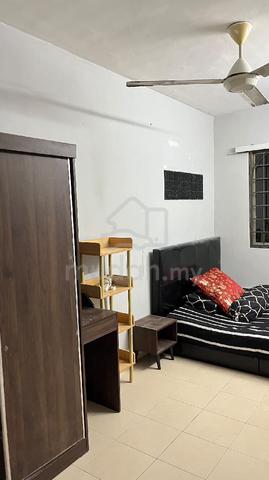 middle room for rent apartment bayu damansara damai 1