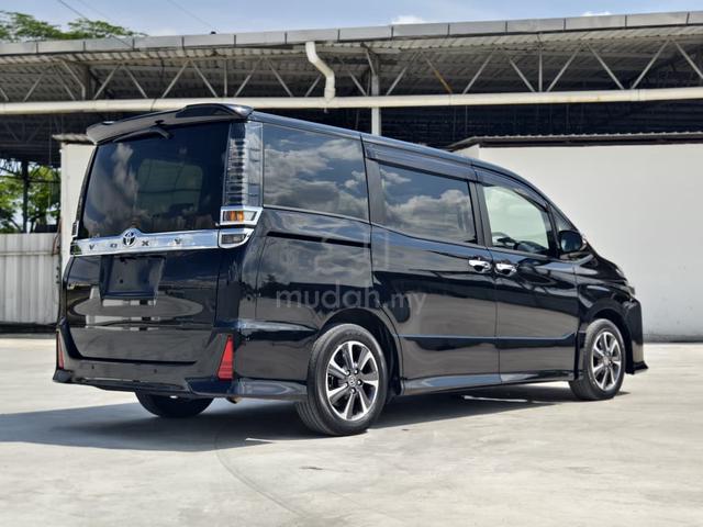 2021 Toyota VOXY 2.0 ZS KIRAMEKI III 2PD 7STR 42K - 2