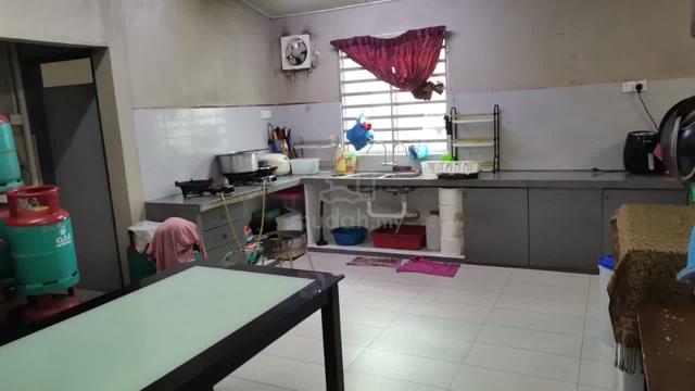 "Renovasi Lengkap! Semi-D Freehold di Lunas, Harga Boleh Nego!" 5