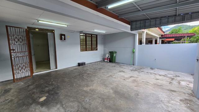 Ipoh menglembu kledang fully extended 2 storey house for rent 1