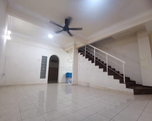 Renovated 2 sty house near by Econsave Kota Kemuning 1