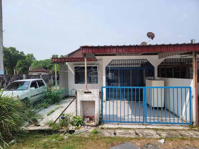 Single storey terrace house at Taman Sentosa, Klang 1