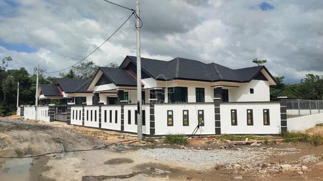 Rumah Banglo Kg. Batu Penunggul 1