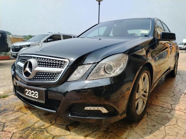 Mercedes Benz E300 V6 AVANTGARDE P/ROOF PUSHSTART - 2
