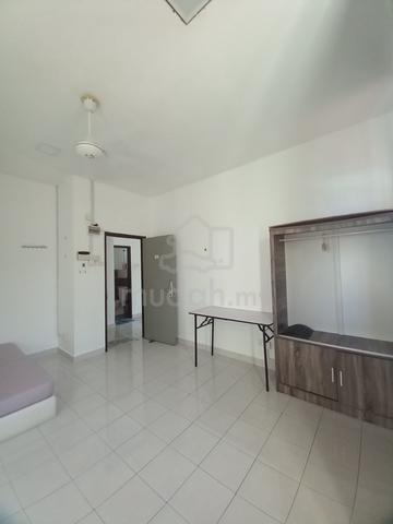 Room (Male Near 2nd Link) at Tmn Nusa Bayu, Gelang Patah, Johor. 4