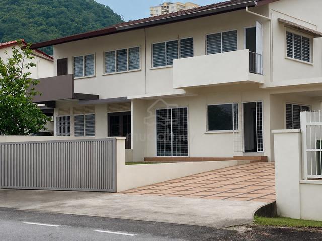 JALAN BESI , 2/semi-D for rent  -- la 3621sf , for kindergarde , offer 1
