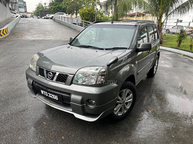 2010 Nissan X-TRAIL 2.5 LUXURY /TIP TOP CONDITION - 2