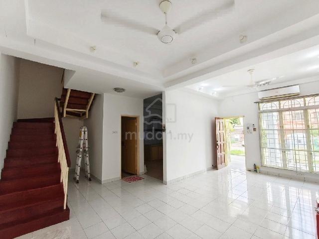 2sty house usj 9 usj9 usj16 Subang Jaya for sale 24x75 Near LRT 1