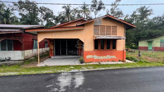 Rumah Untuk Dijual Di Kampung Bahagia, Teluk Intan Perak 1
