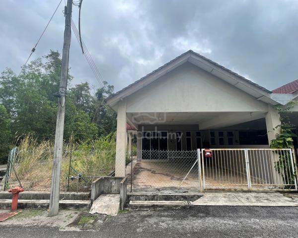 Sg Dereka 1 Story Cornetlot Terrace House 1