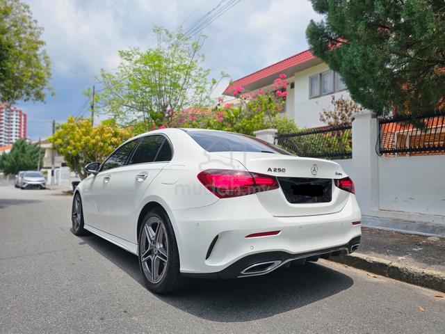 (33K KM!) 2023 Mercedes Benz A250 2.0 AMG LINE - 3