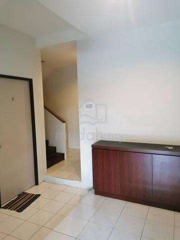Room for rent near Aeon shopping mall, bormill estate  1