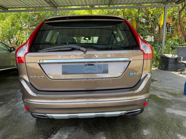 FREE SERVI 2015 Volvo XC60 2.0 T5 DRIVE E FACELIFT - 4