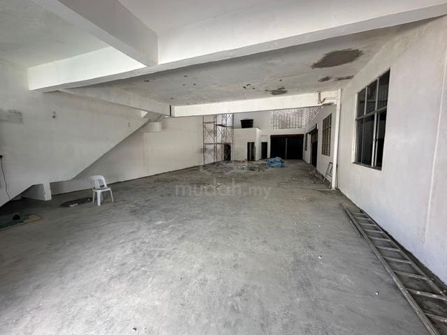 High Ceiling Industrial Factory At Valdor For Rent 1