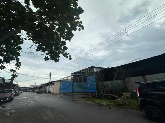 Below Value RM 130K Factory For Sale Perindustrian Malim, Bachang 1