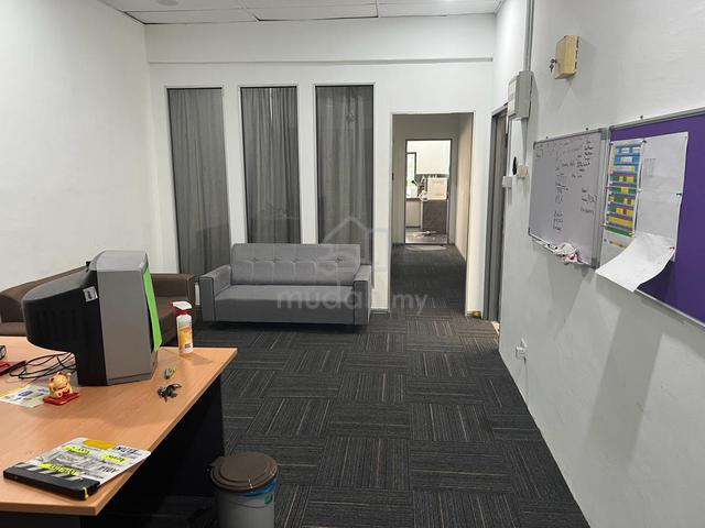 FOR RENT 4 Story Shoplot Shah Alam Sekysen 22 (third floor) 1