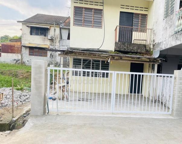 Rumah Teres 2½ Tingkat 1