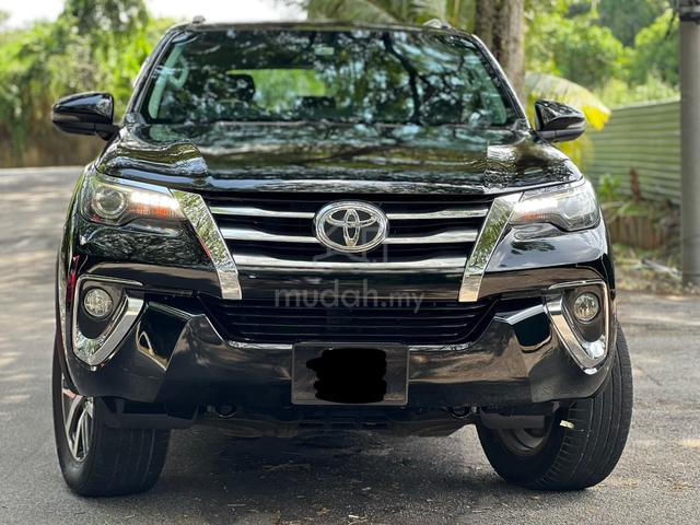 TOYOTA FORTUNER 2.7 SRZ 4X4 PETROL HEALTH 1BOSSOWn - 3
