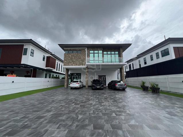 Setia Tropika@ Fenix Villa Double Storey Renovated Bungalow For Sales 1