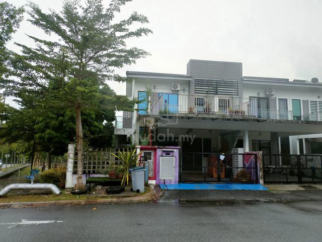 Corner Lot Teres 2 Tingkat,Taman surian, Serinting, Mantin . 1